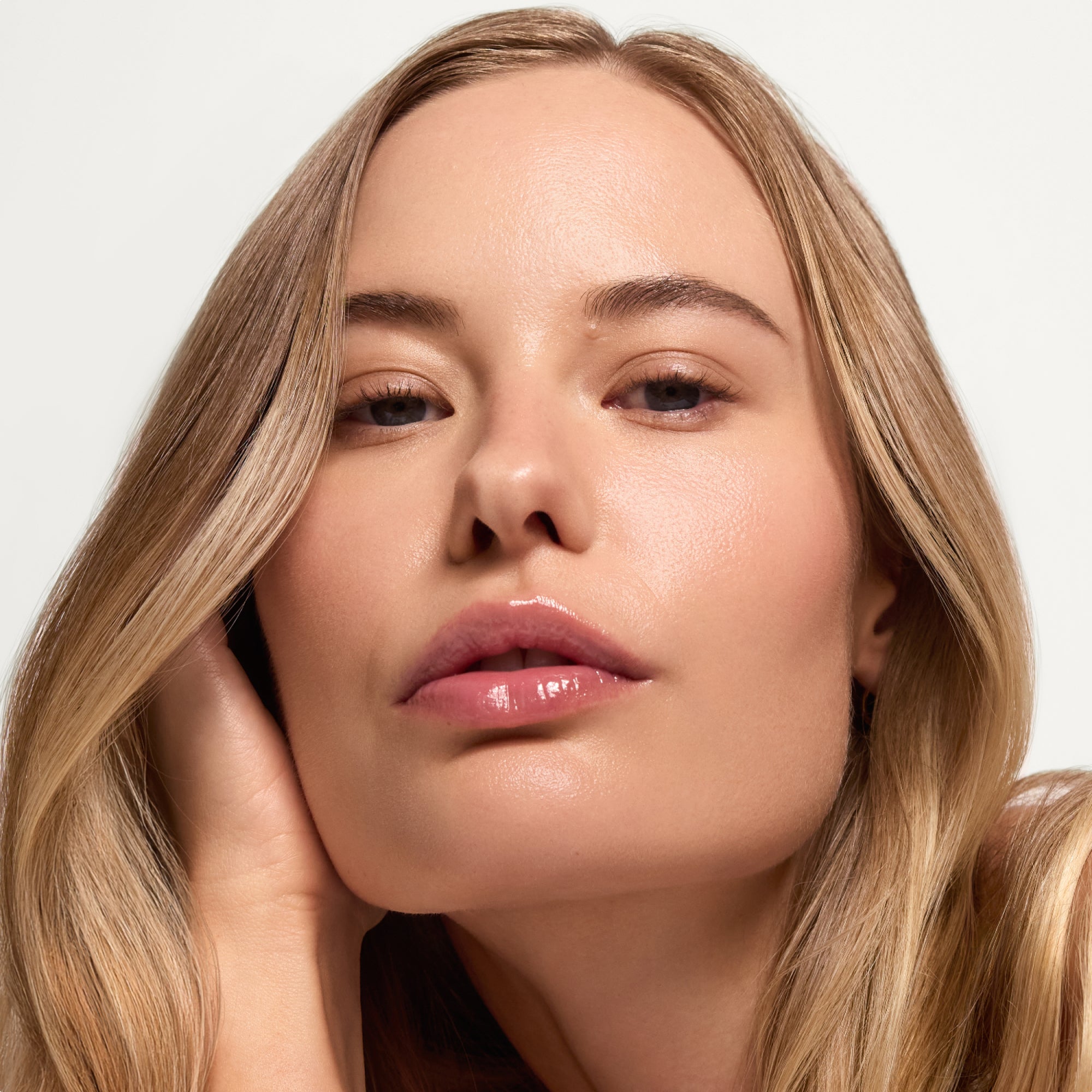 Sheer Skin Tint - Image 33